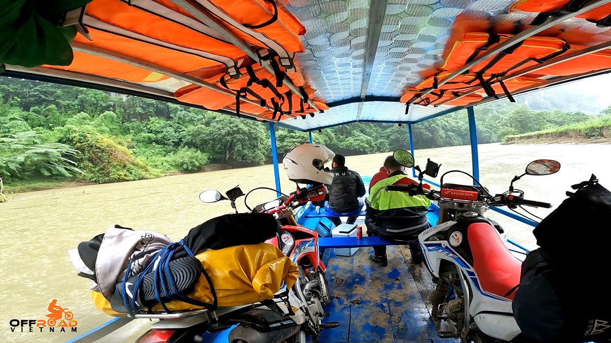 6 Days Northeast Vietnam Motorbike Tours from Hanoi. Boating on Ba Be lake